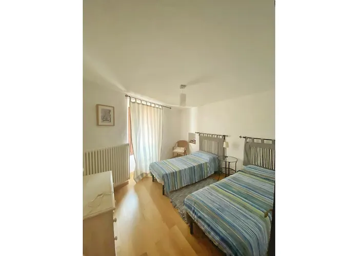 Via Del Pero Нессо