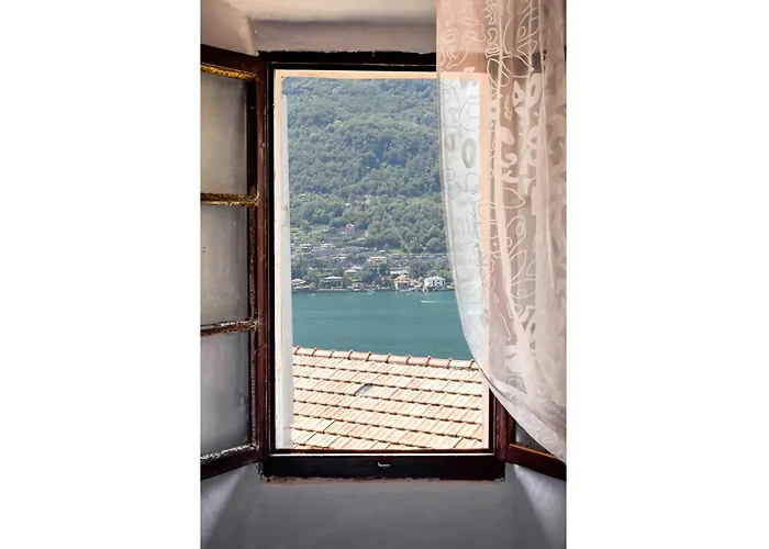 Via Del Pero Нессо